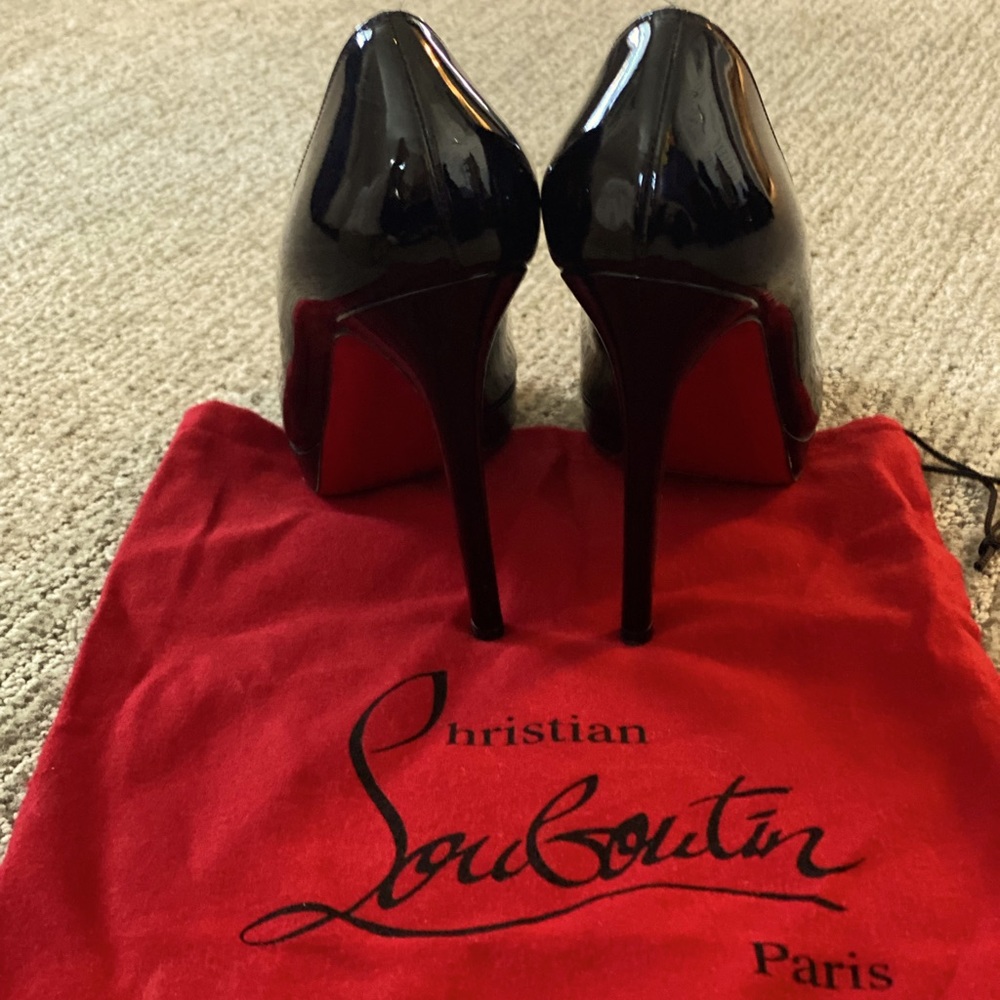 Louboutin ❤️ Simple Black Pump 120 Patent Calf